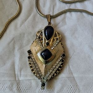 Pendant necklace